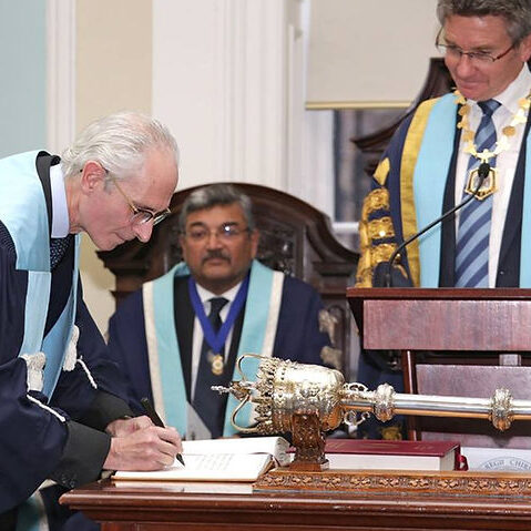 Manuel Pera Firmando